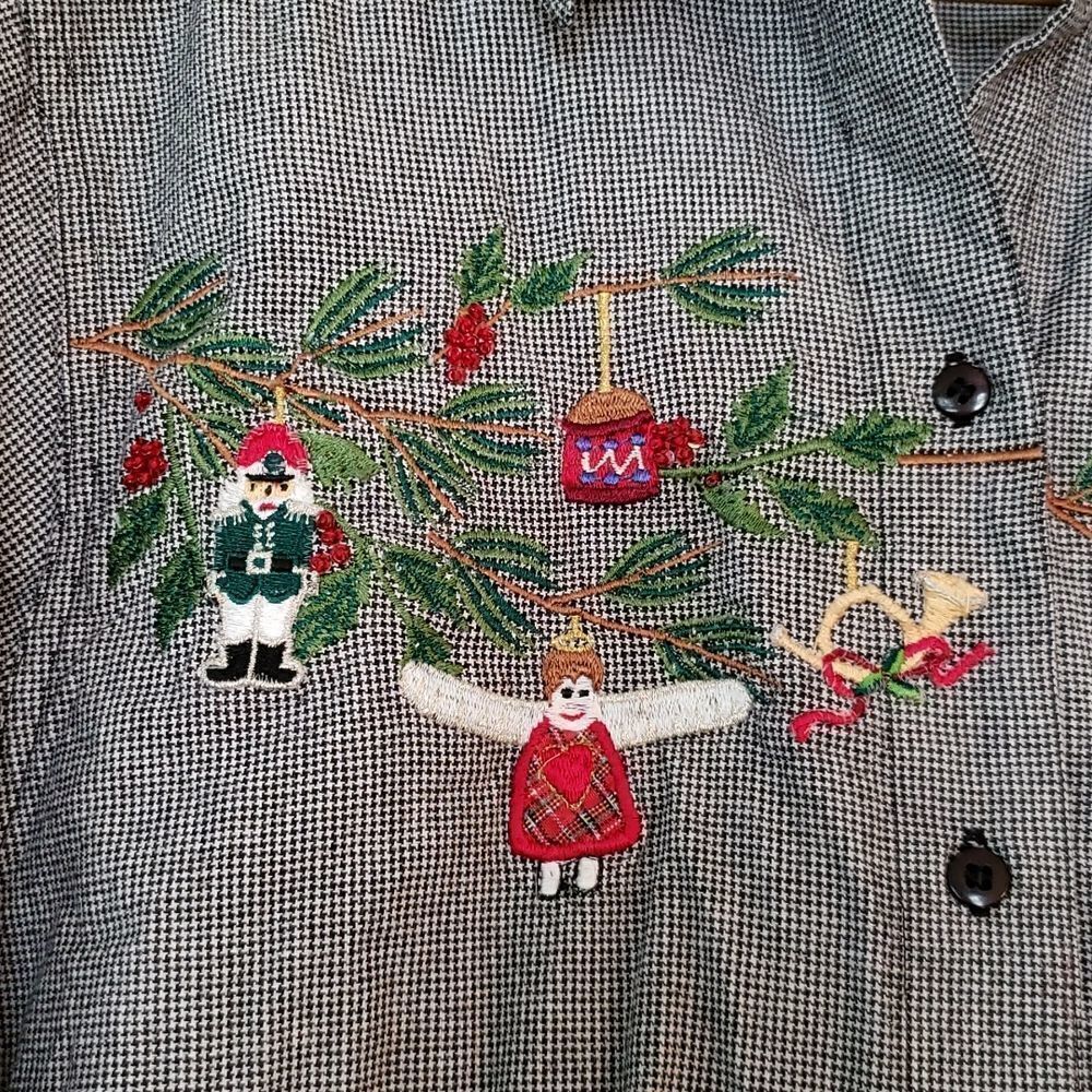 EUC Victoria Jones Button Down Christmas Holiday Top Sz L (16)